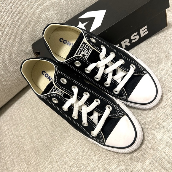 Converse Chuck Taylor All Star Low Top Size 6 - Picture 1 of 4